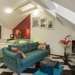  Apartment Zana Luxury Center