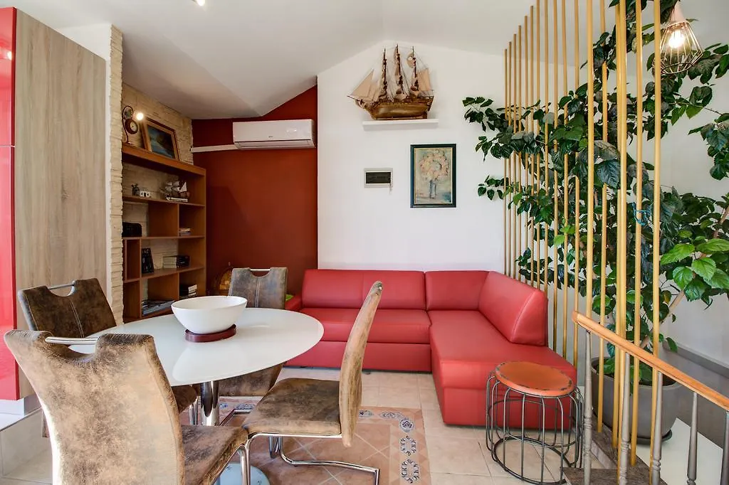 Apartment Near Sandy Firule Beach Split